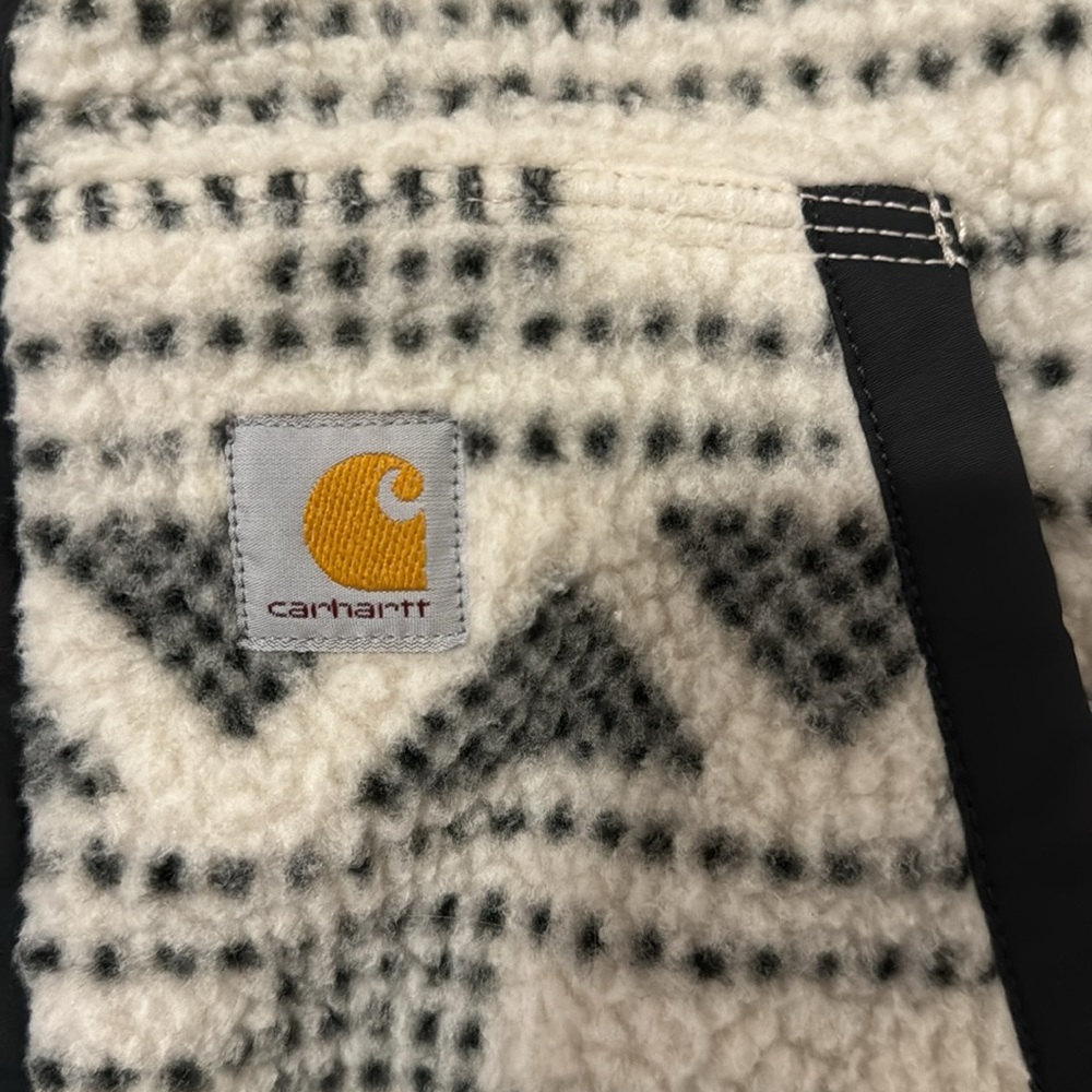 Women’s Carhartt Vest - Picture 2 of 3